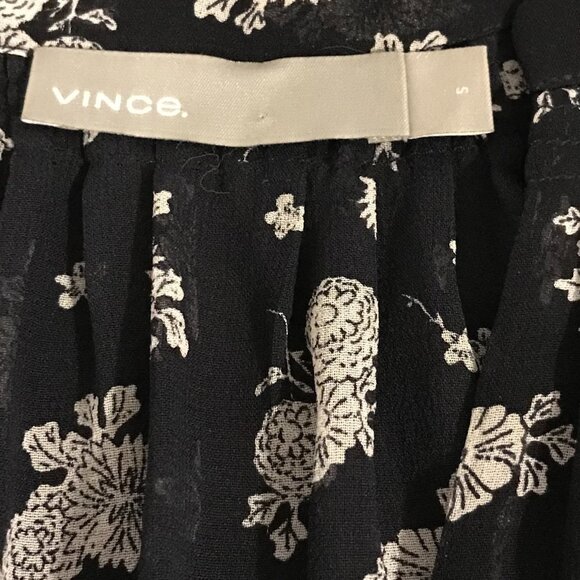 Vince Calico Black and White Floral Print Silk Blouse - Size Small - Picture 4 of 11
